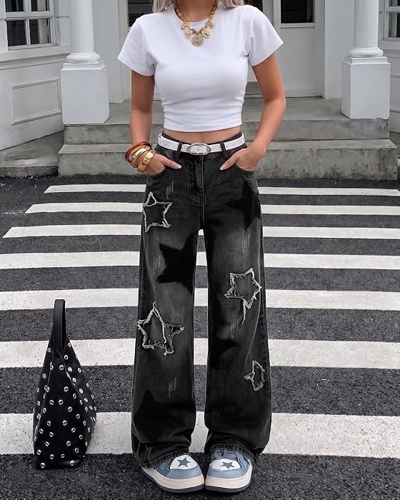 Modelo con Jean Negro Cuerpo Entero 3